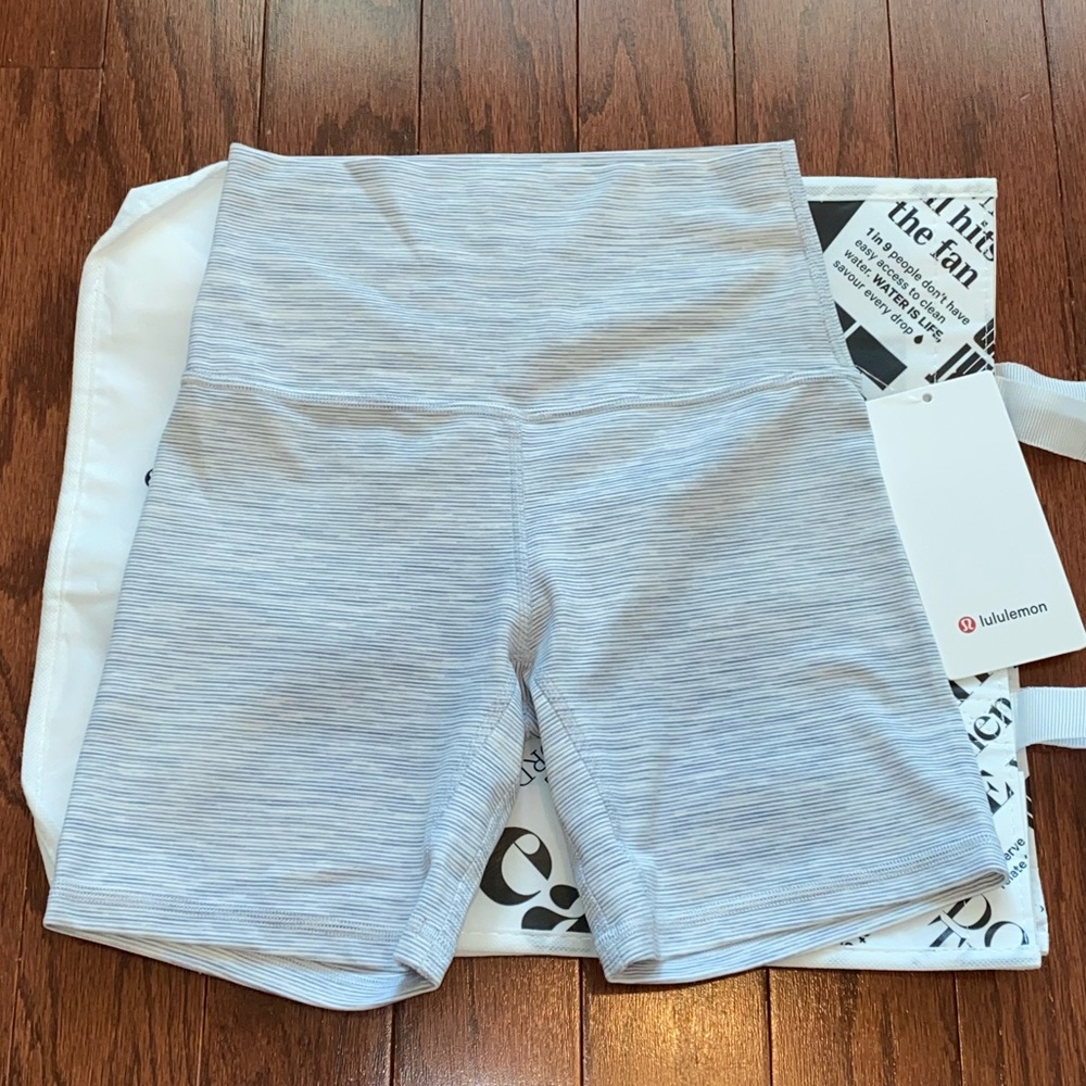 NWT Lululemon Align Shorts 6” - Picture 5 of 8